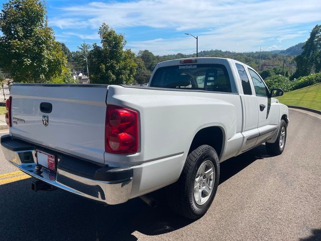 Dodge Dakota 2dr Club Cab 131 SLT 2006