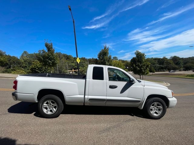 Dodge Dakota 2dr Club Cab 131 SLT 2006