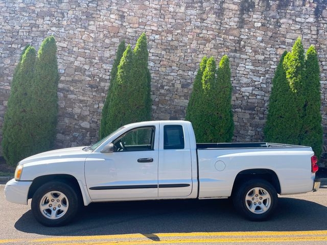 Dodge Dakota 2dr Club Cab 131 SLT 2006