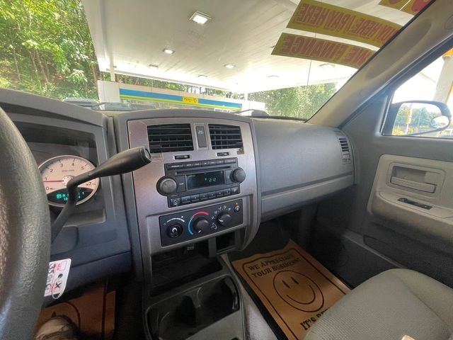Dodge Dakota 2dr Club Cab 131 SLT 2006