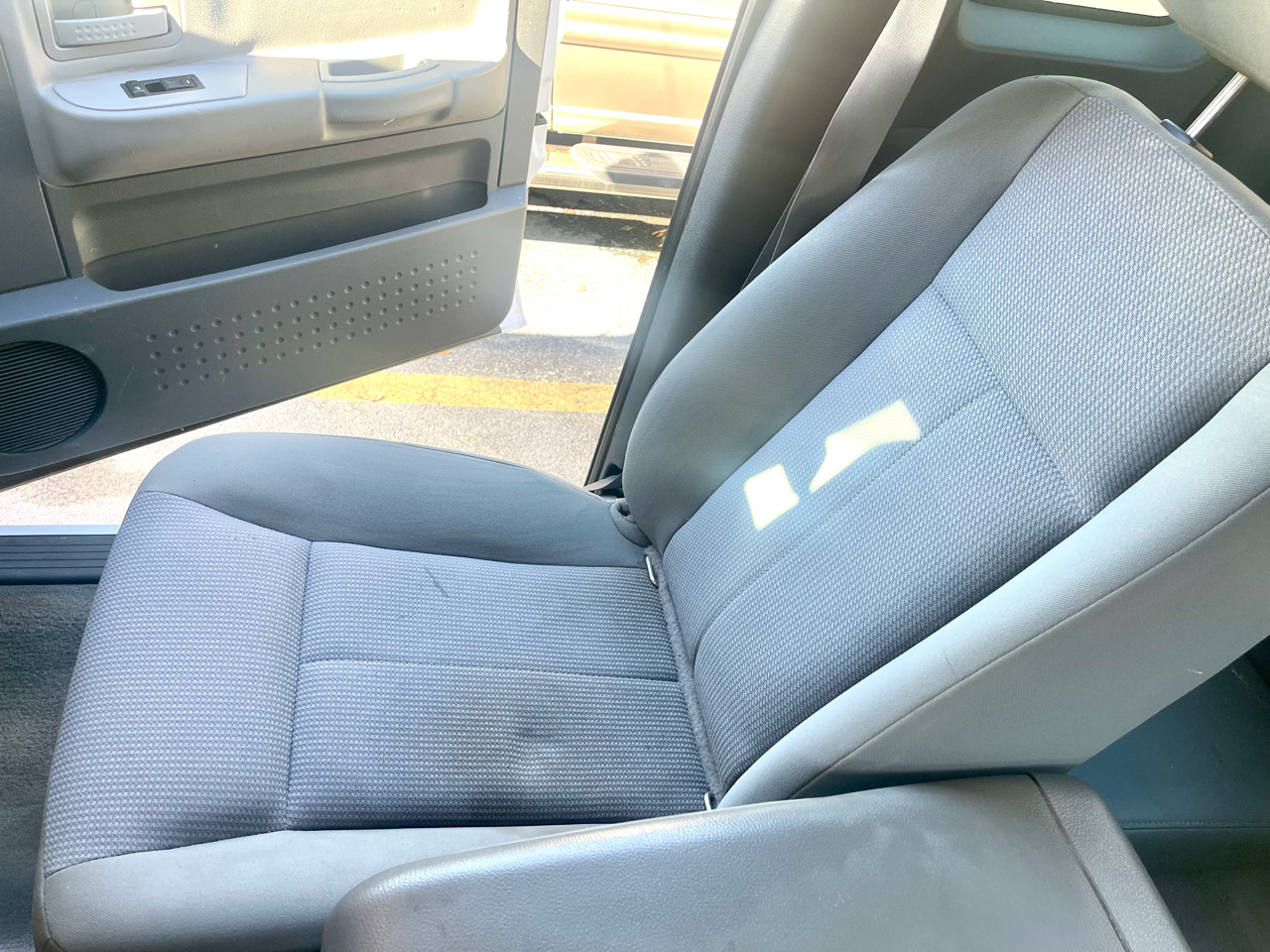 Dodge Dakota 2dr Club Cab 131 SLT 2006