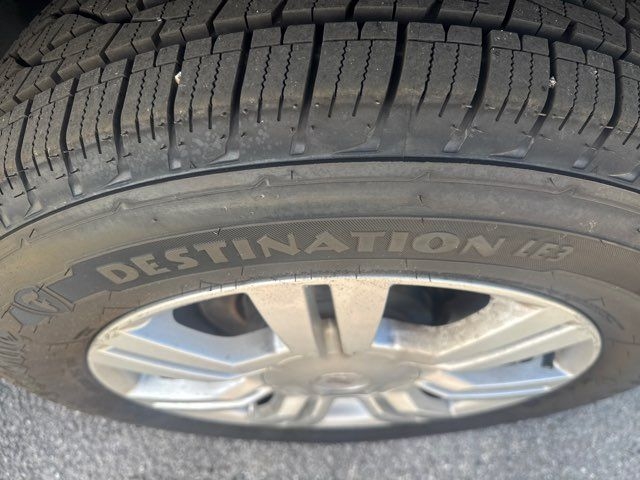 Cadillac SRX FWD 4dr Base 2012