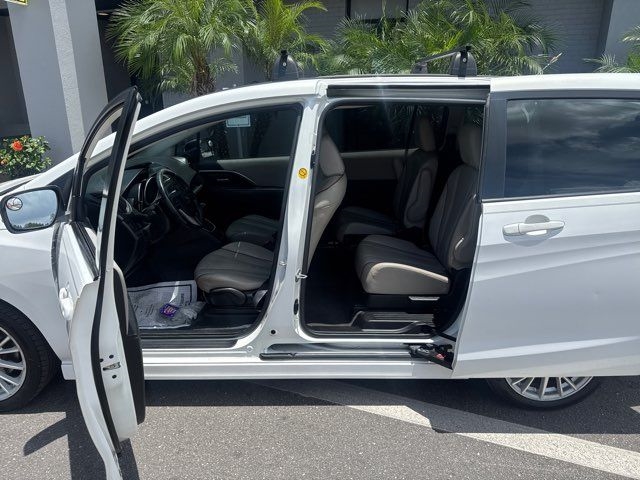 Mazda MAZDA5 4dr Wgn Auto Grand Touring 2012