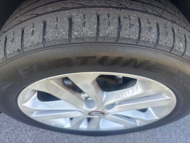 Nissan Juke 5dr Wgn CVT S FWD 2015