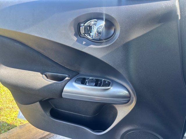 Nissan Juke 5dr Wgn CVT S FWD 2015