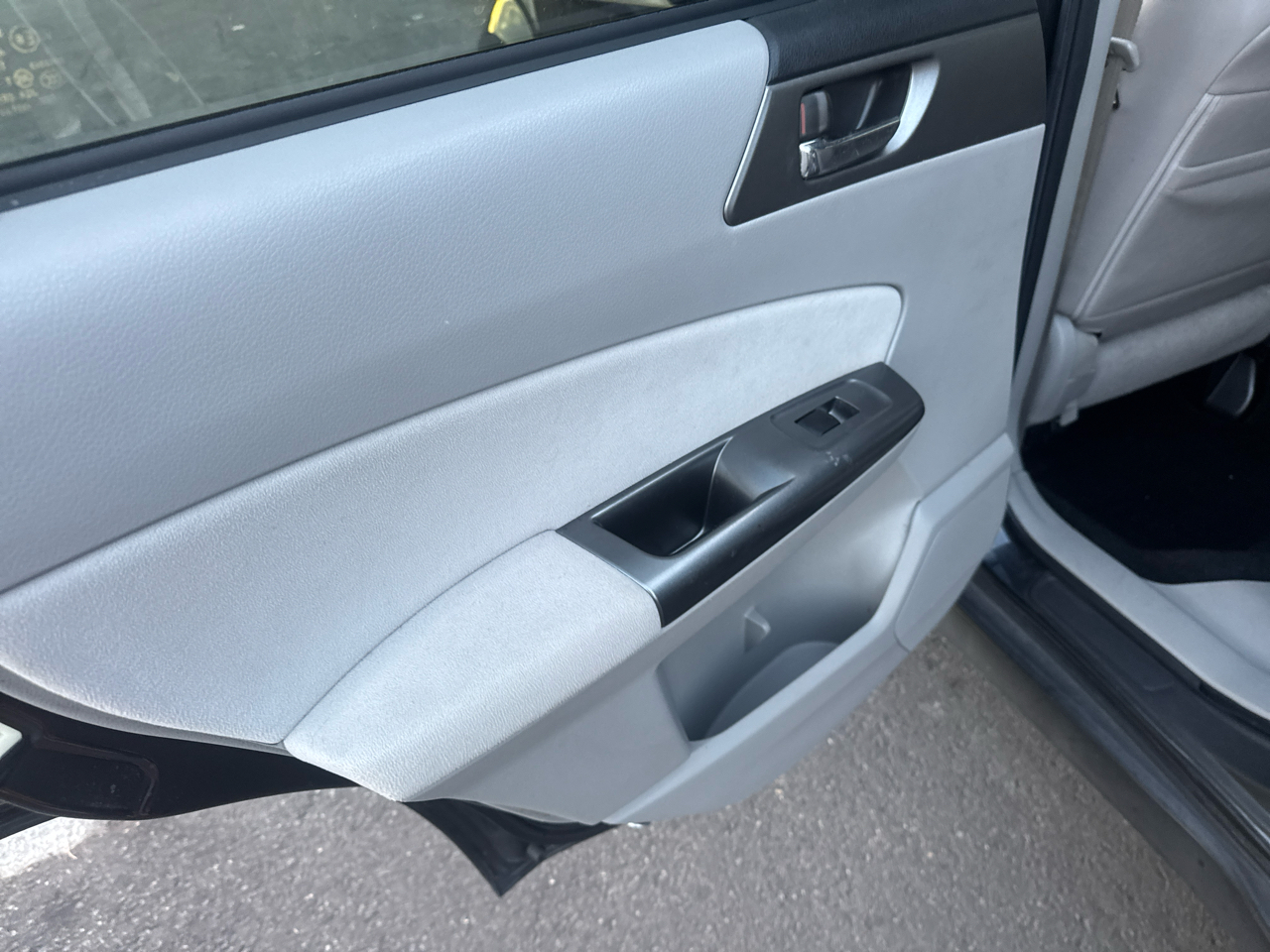 Subaru Forester 4dr Auto 2.5X Limited 2011