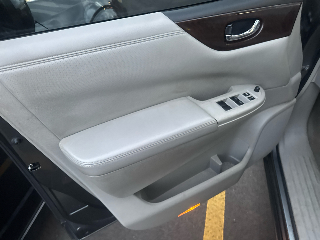 Nissan Quest 4dr Platinum 2016