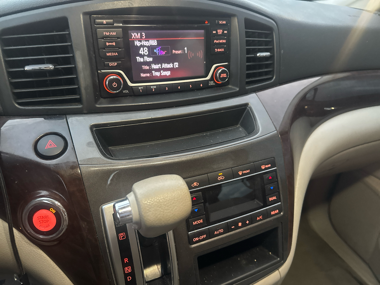 Nissan Quest 4dr Platinum 2016