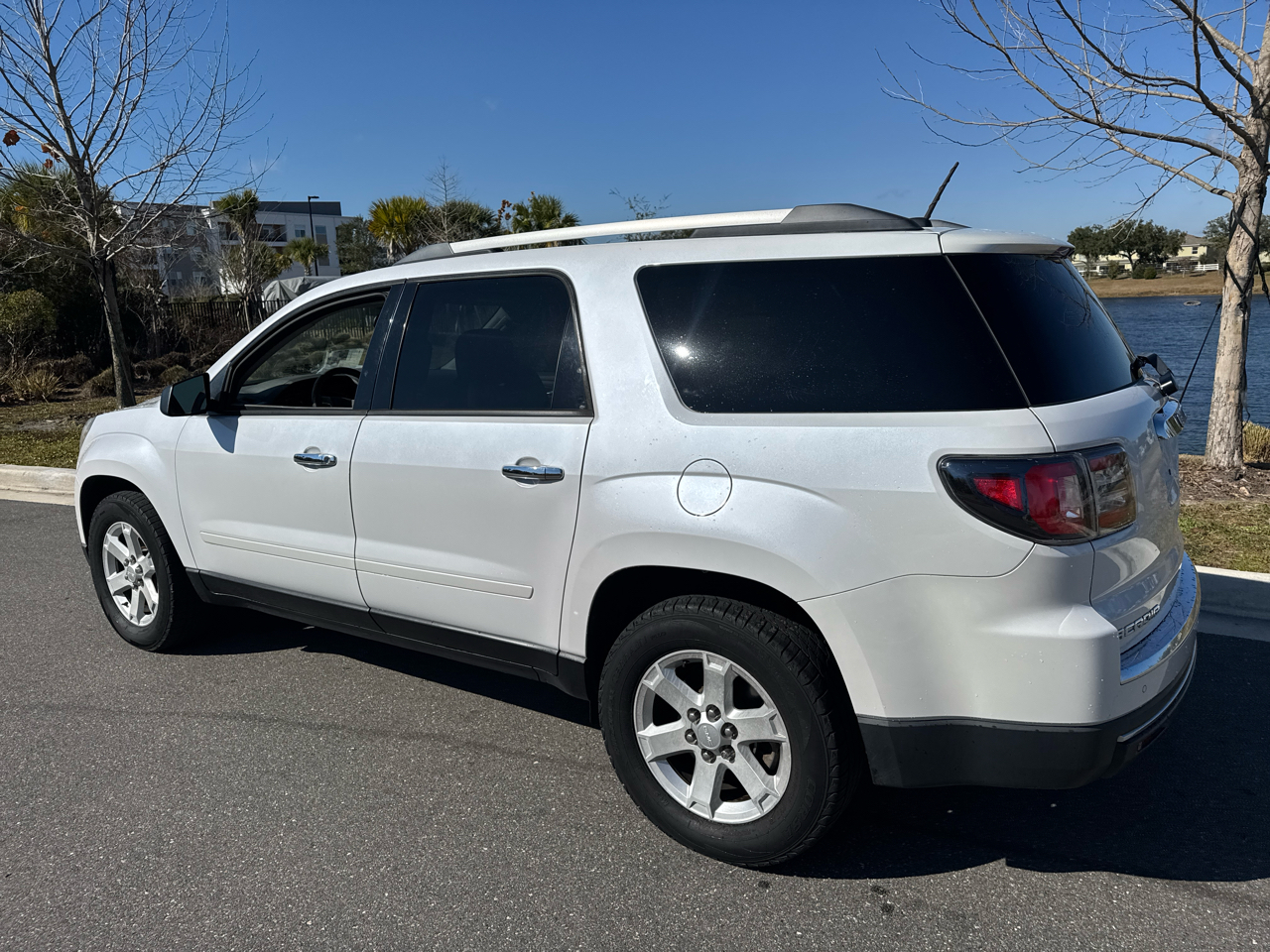 GMC Acadia FWD 4dr SLE w/SLE-2 2016