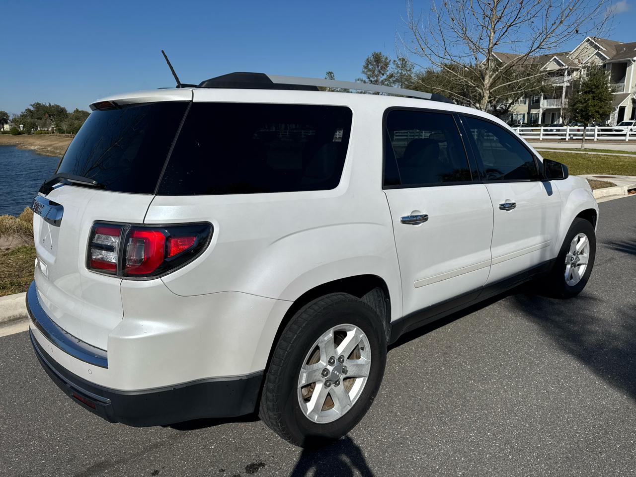 GMC Acadia FWD 4dr SLE w/SLE-2 2016