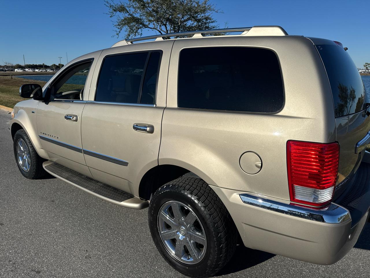 Chrysler Aspen AWD 4dr Limited 2008