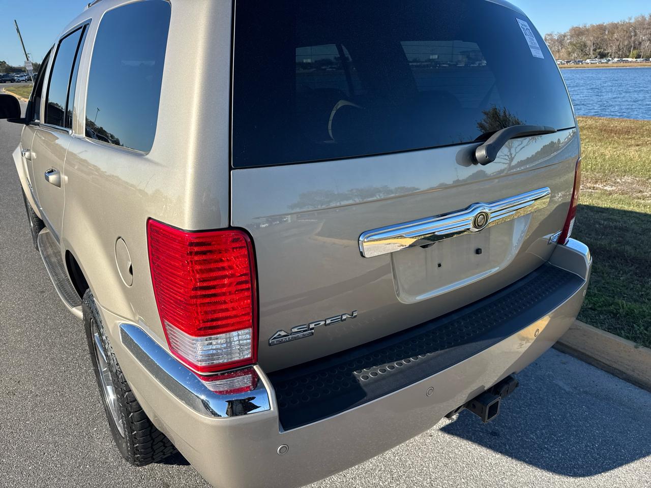 Chrysler Aspen AWD 4dr Limited 2008