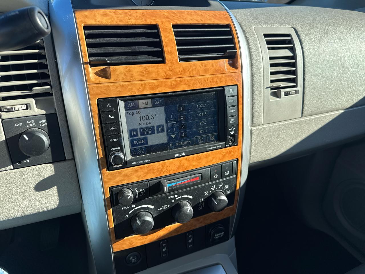 Chrysler Aspen AWD 4dr Limited 2008