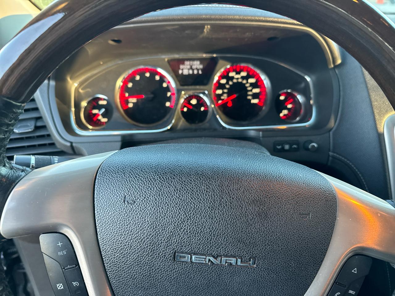 GMC Acadia AWD 4dr Denali 2013