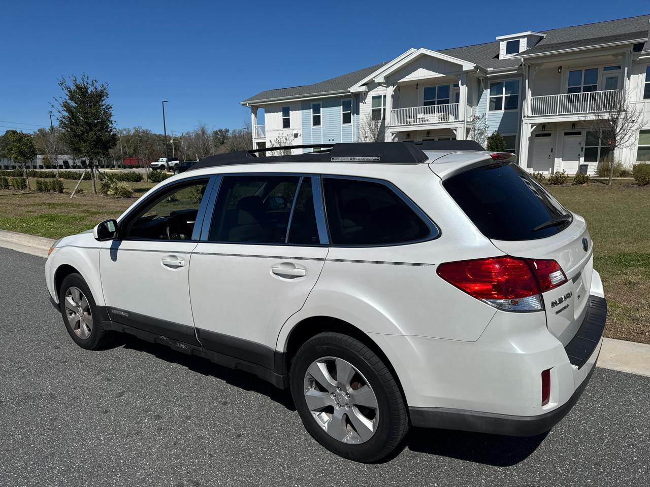 Subaru Outback 4dr Wgn H4 Auto 2.5i Prem Pwr Moon 2010