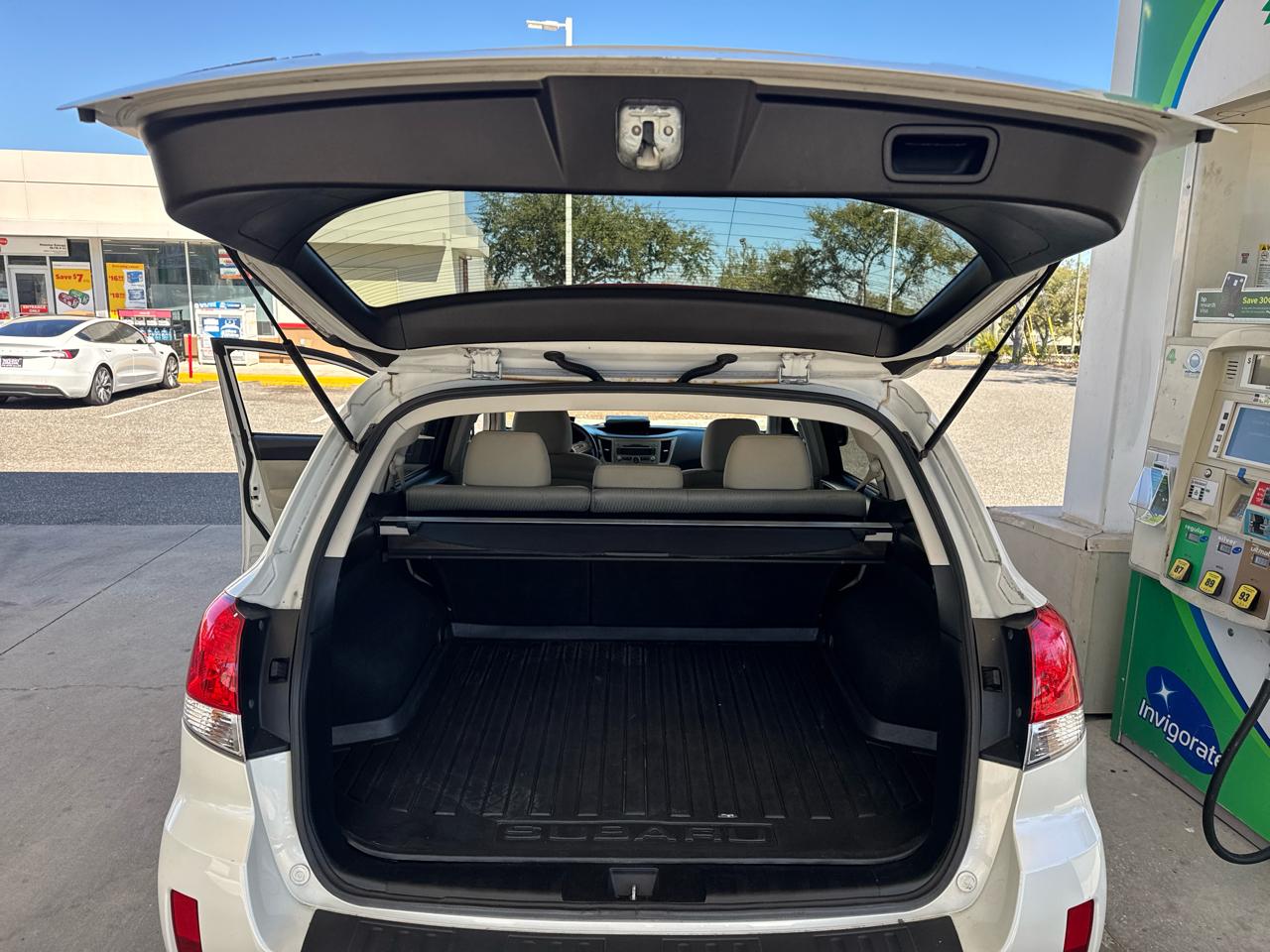 Subaru Outback 4dr Wgn H4 Auto 2.5i Prem Pwr Moon 2010