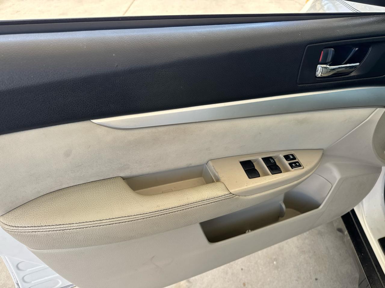 Subaru Outback 4dr Wgn H4 Auto 2.5i Prem Pwr Moon 2010