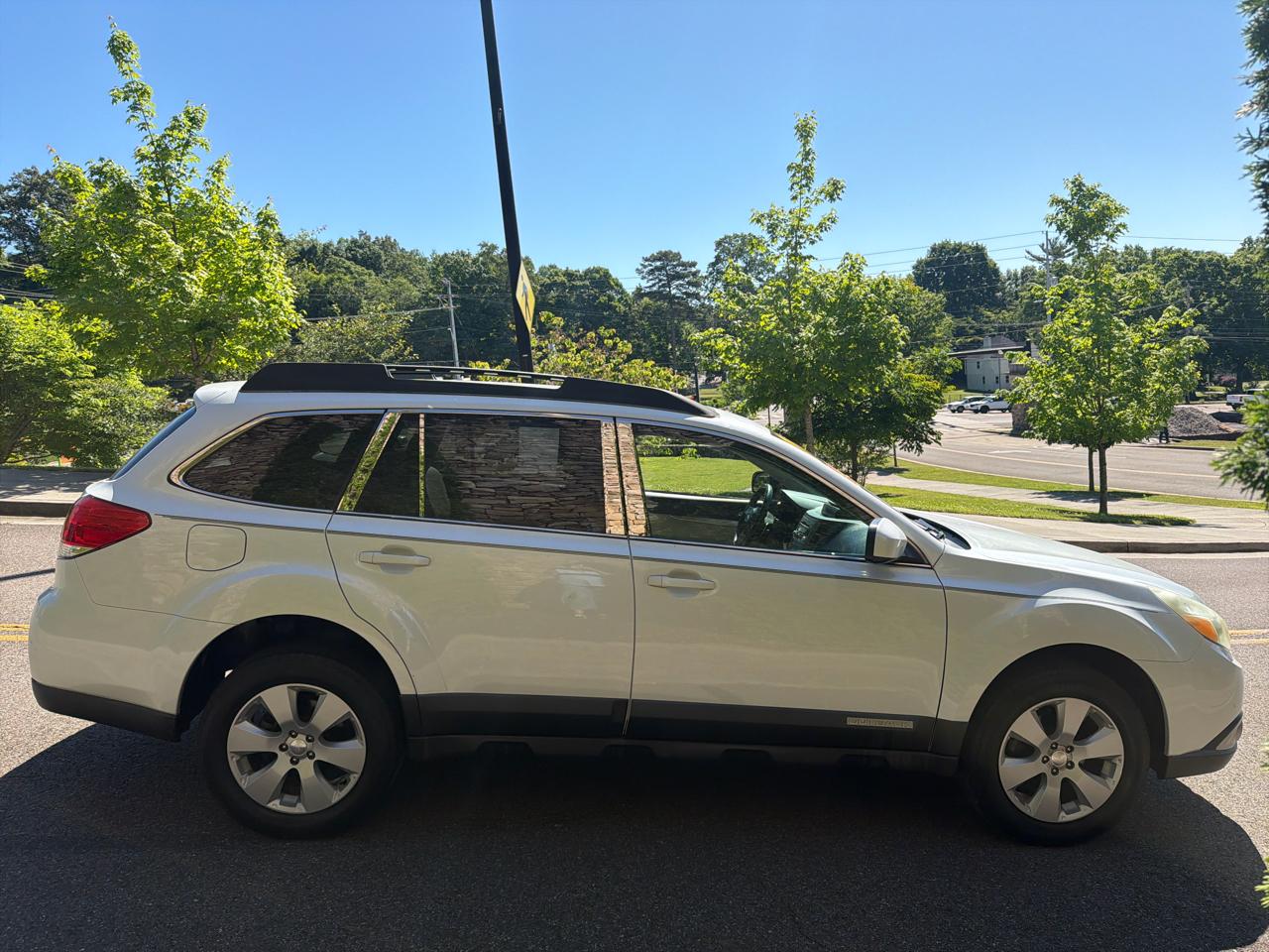 Subaru Outback 4dr Wgn H4 Auto 2.5i Prem Pwr Moon 2010
