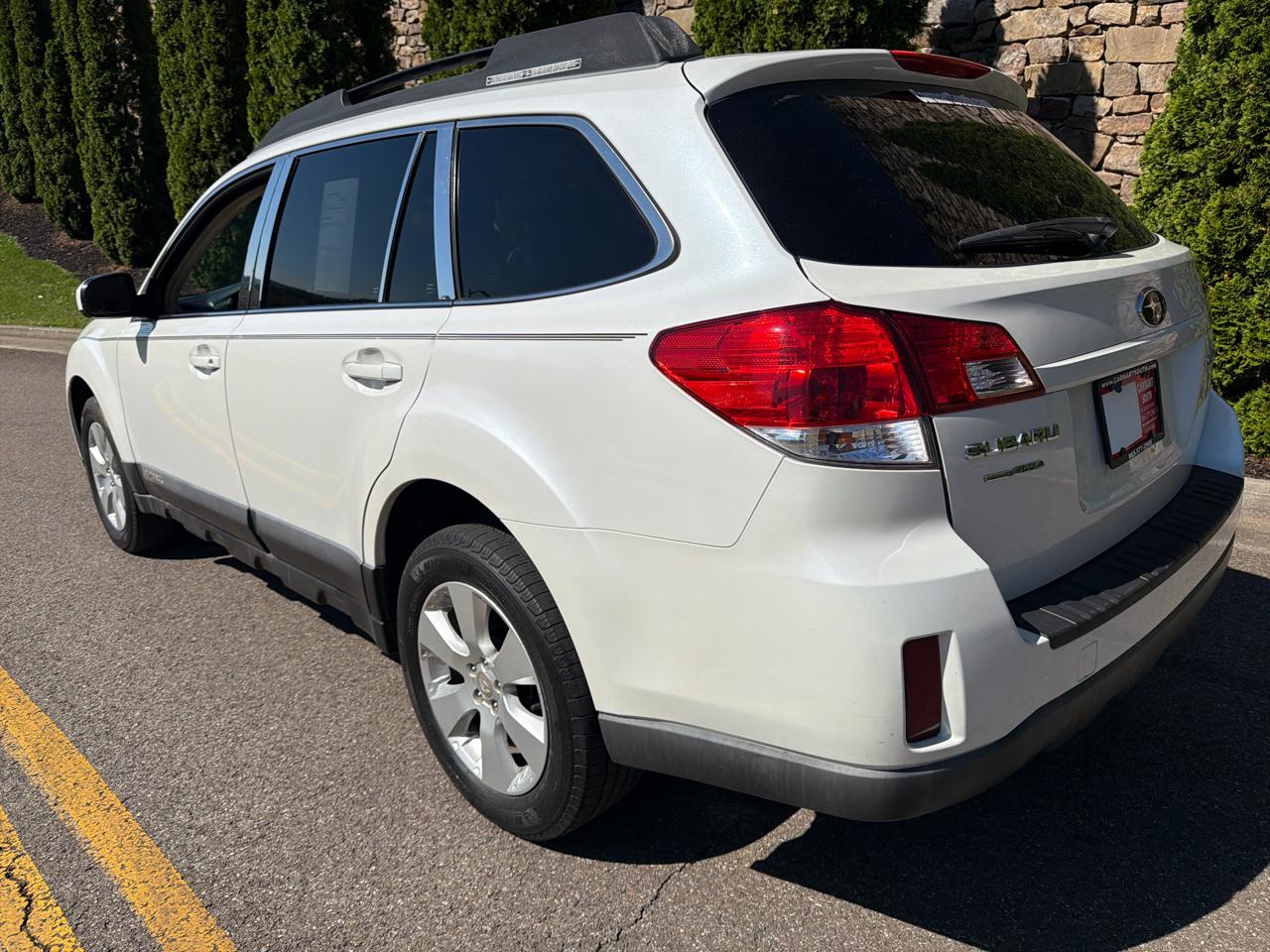 Subaru Outback 4dr Wgn H4 Auto 2.5i Prem Pwr Moon 2010