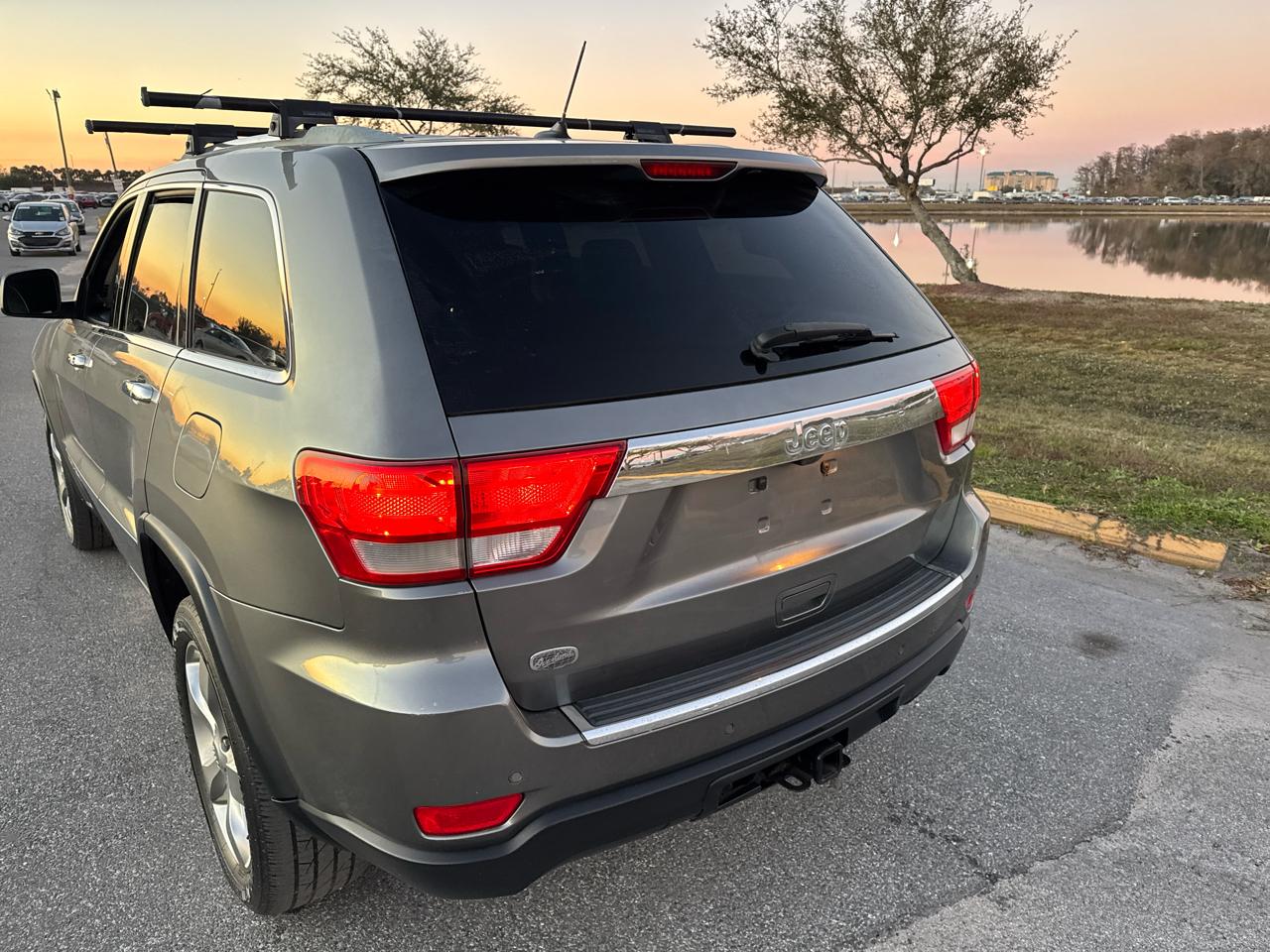 Jeep Grand Cherokee RWD 4dr Overland 2011