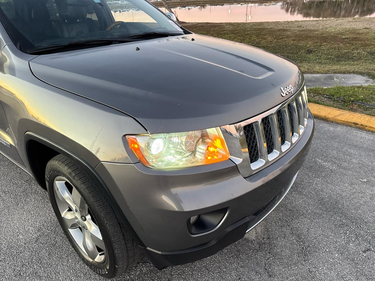 Jeep Grand Cherokee RWD 4dr Overland 2011