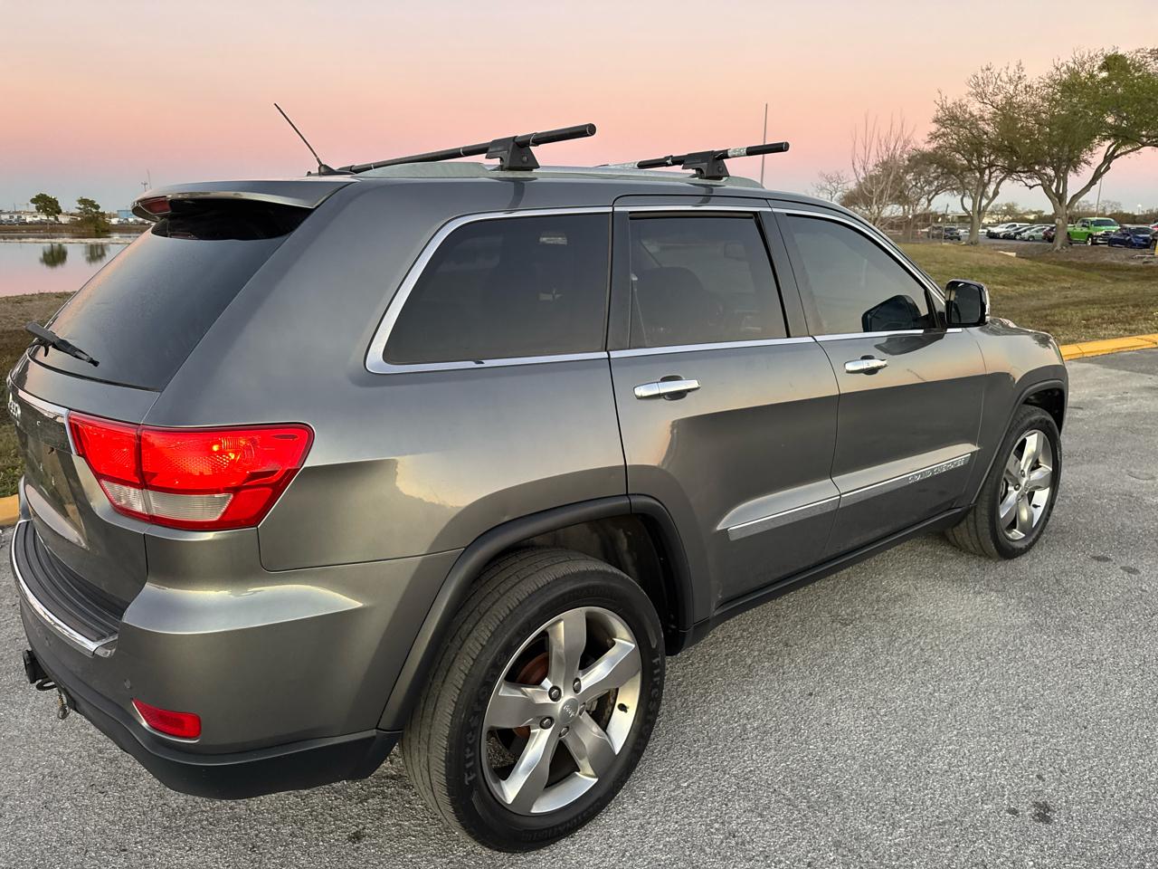 Jeep Grand Cherokee RWD 4dr Overland 2011