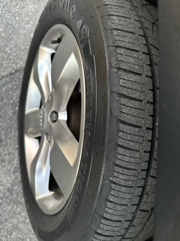 Jeep Grand Cherokee RWD 4dr Overland 2011