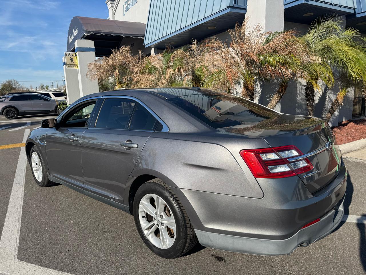 Ford Taurus 4dr Sdn SEL FWD 2014