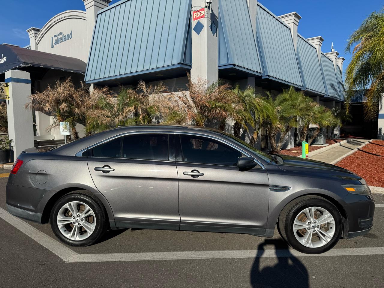 Ford Taurus 4dr Sdn SEL FWD 2014