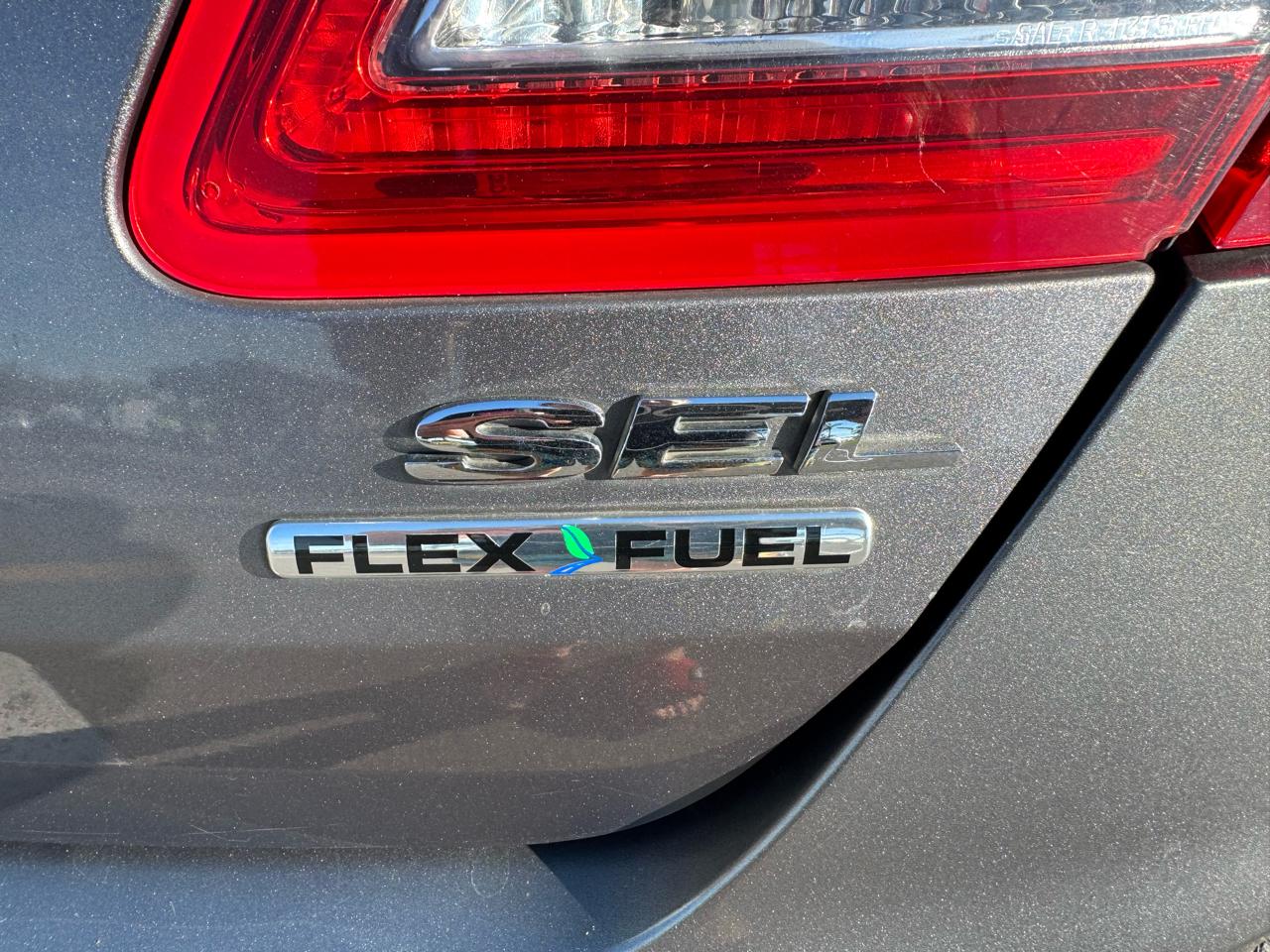 Ford Taurus 4dr Sdn SEL FWD 2014