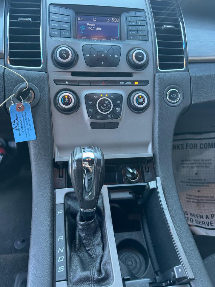 Ford Taurus 4dr Sdn SEL FWD 2014