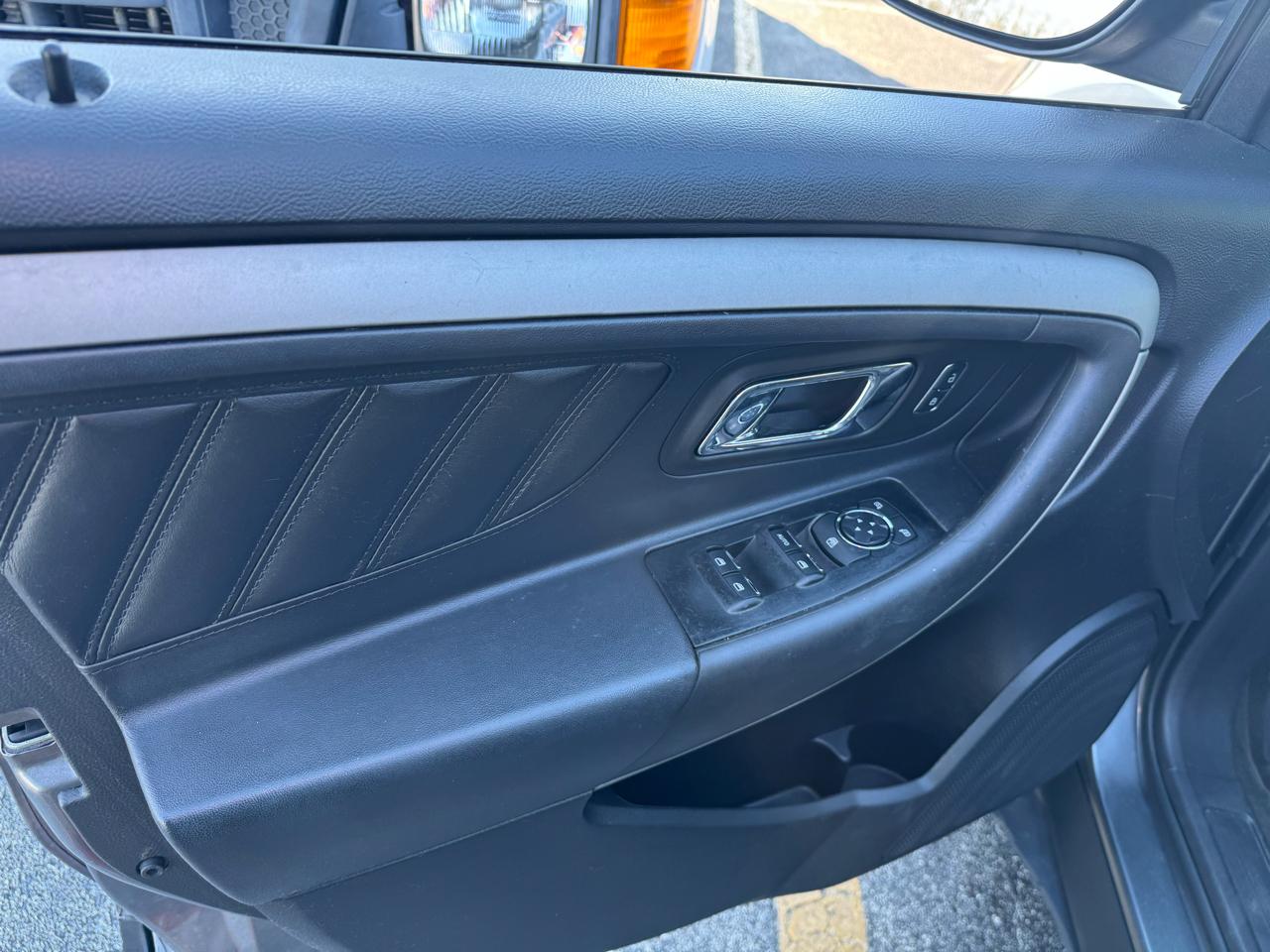 Ford Taurus 4dr Sdn SEL FWD 2014