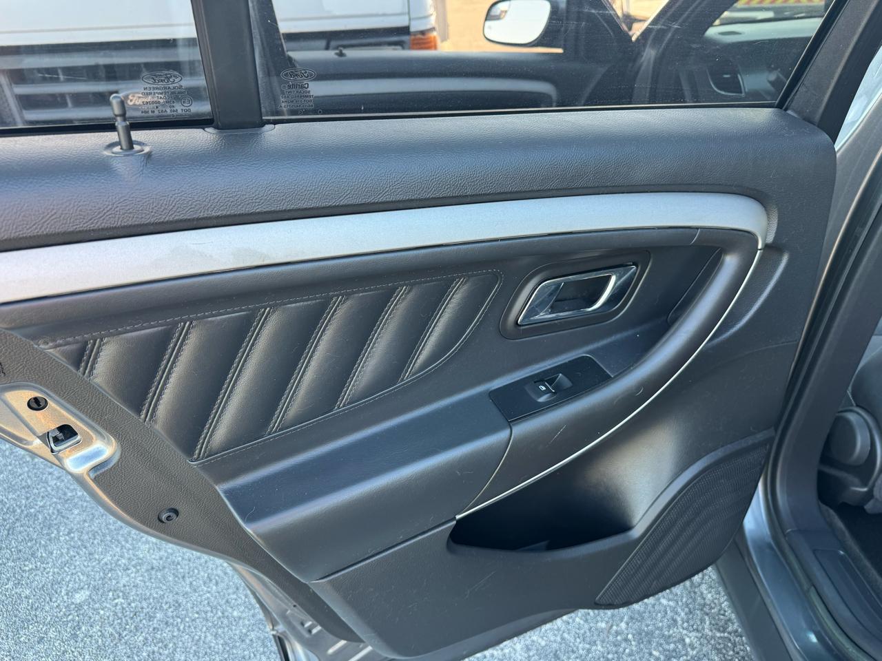 Ford Taurus 4dr Sdn SEL FWD 2014