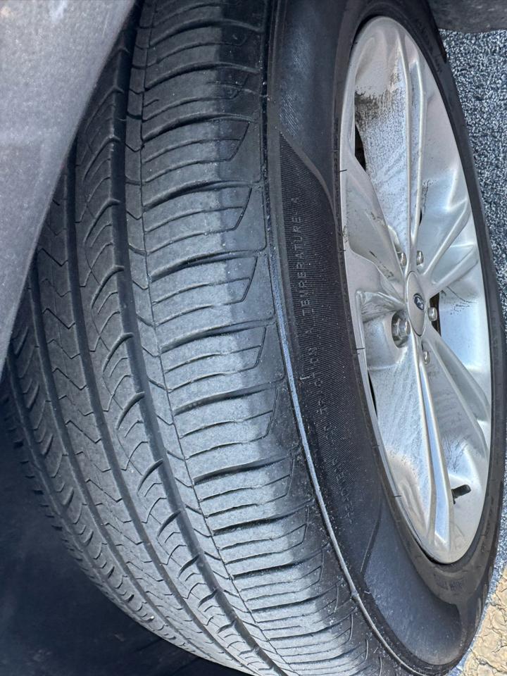 Ford Taurus 4dr Sdn SEL FWD 2014