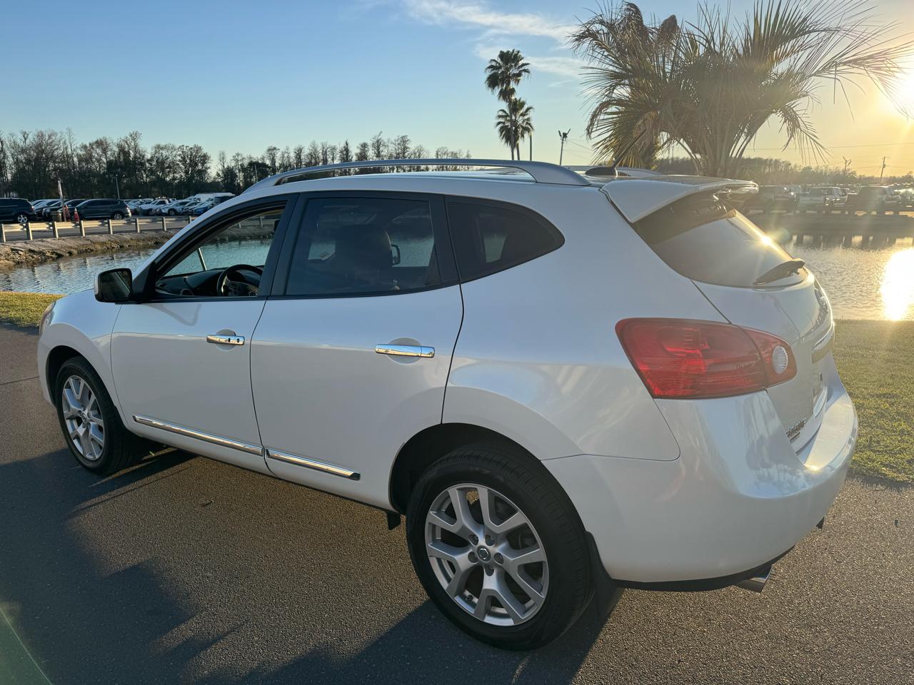 Nissan Rogue FWD 4dr SV 2011