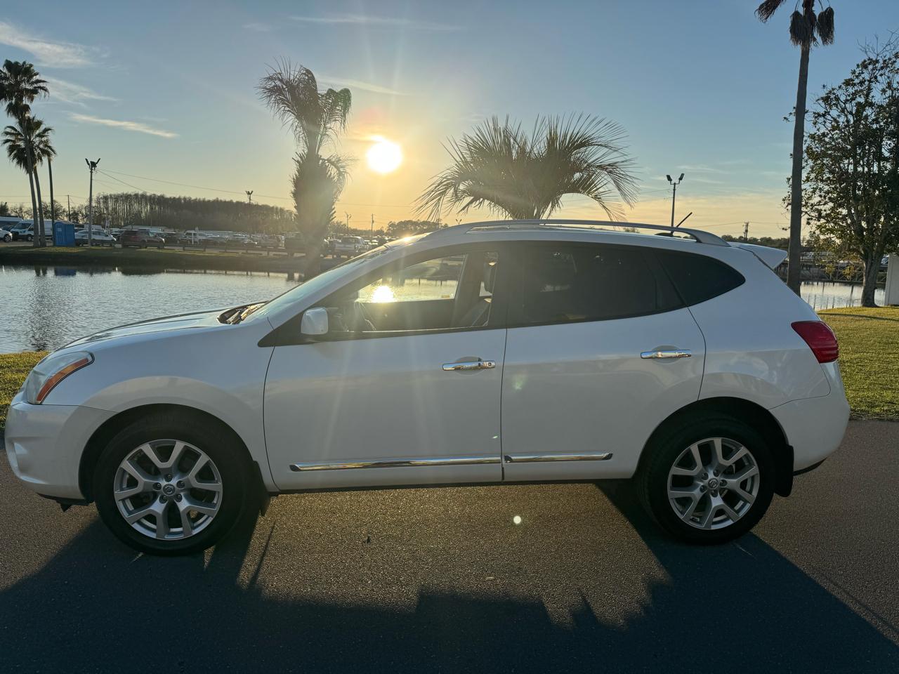 Nissan Rogue FWD 4dr SV 2011