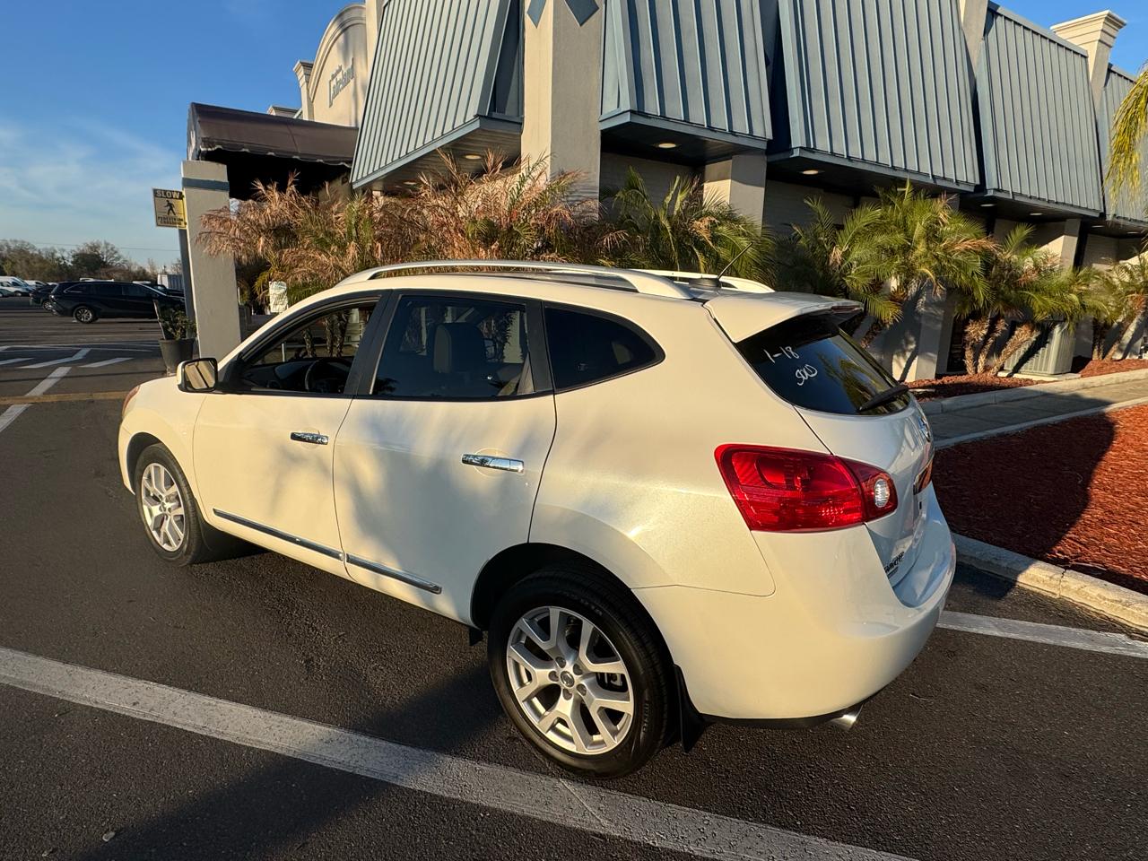 Nissan Rogue FWD 4dr SV 2011