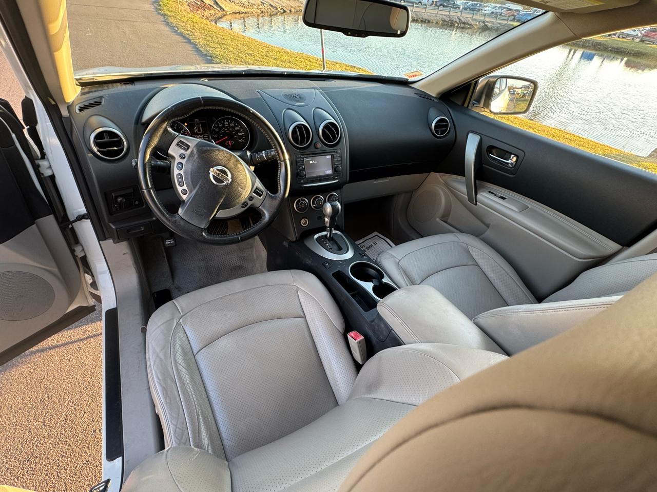 Nissan Rogue FWD 4dr SV 2011