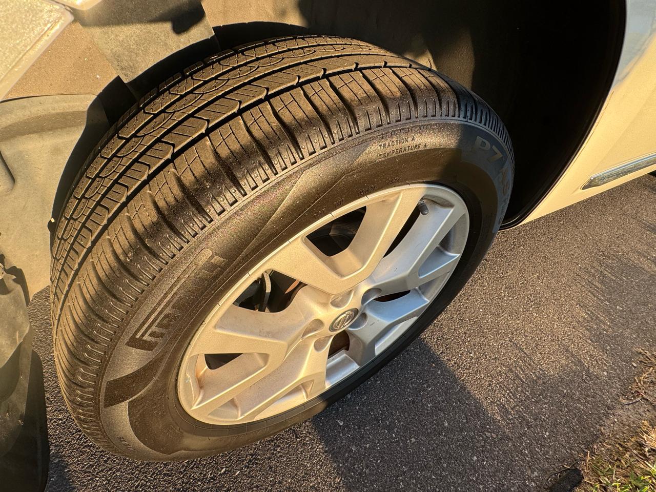 Nissan Rogue FWD 4dr SV 2011