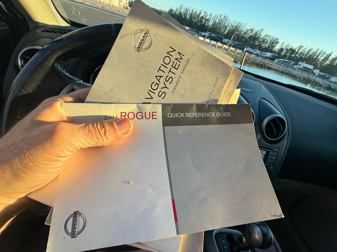 Nissan Rogue FWD 4dr SV 2011