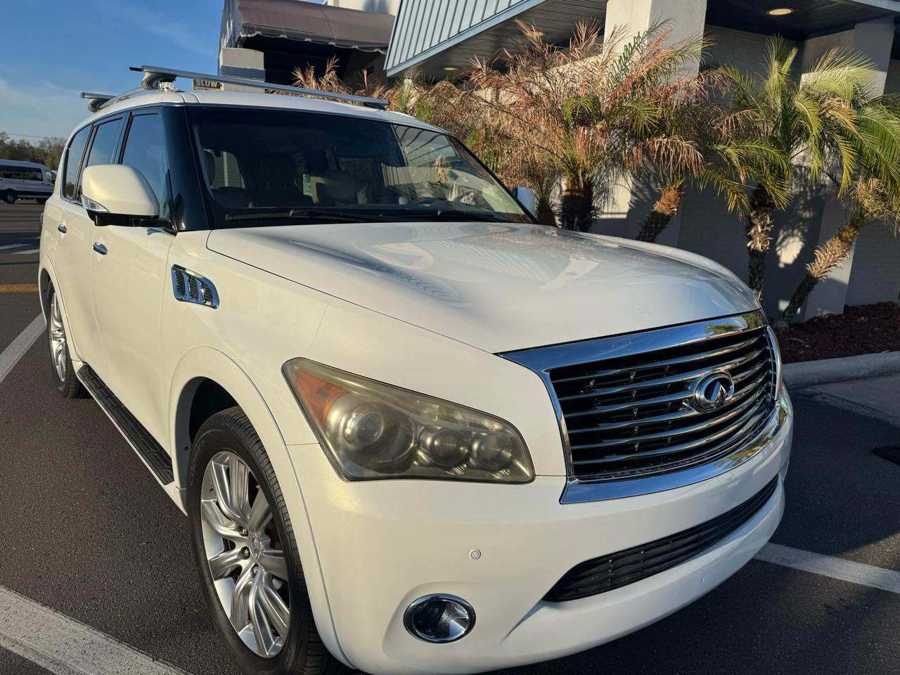 Infiniti QX56 4WD 4dr 7-passenger 2011