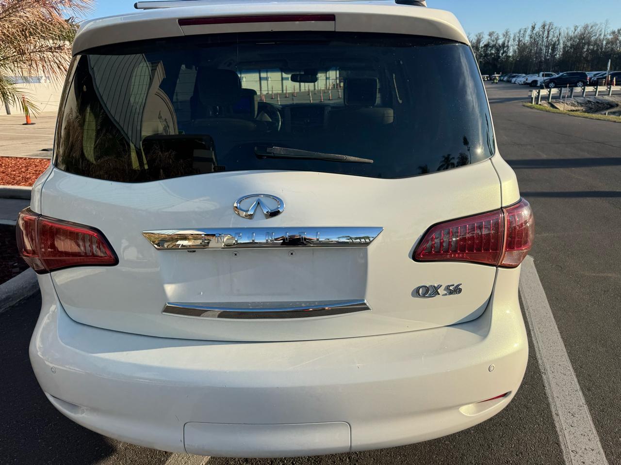 Infiniti QX56 4WD 4dr 7-passenger 2011