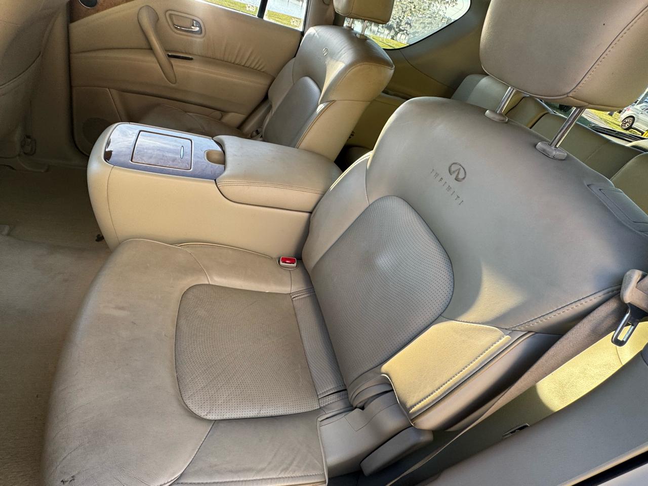 Infiniti QX56 4WD 4dr 7-passenger 2011