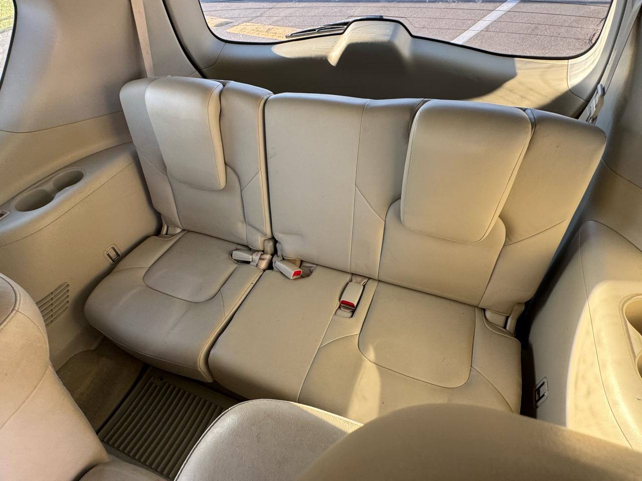 Infiniti QX56 4WD 4dr 7-passenger 2011