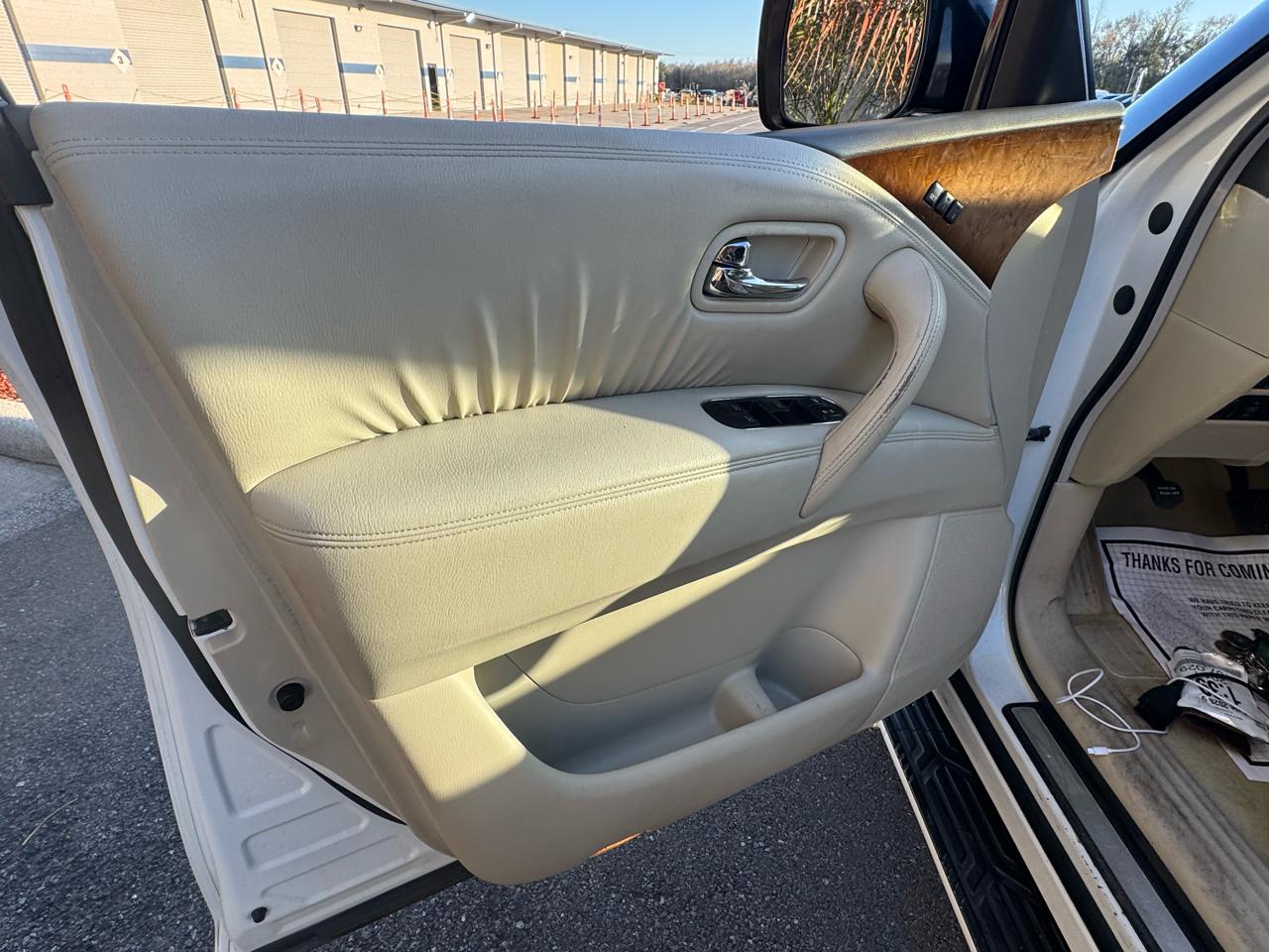 Infiniti QX56 4WD 4dr 7-passenger 2011