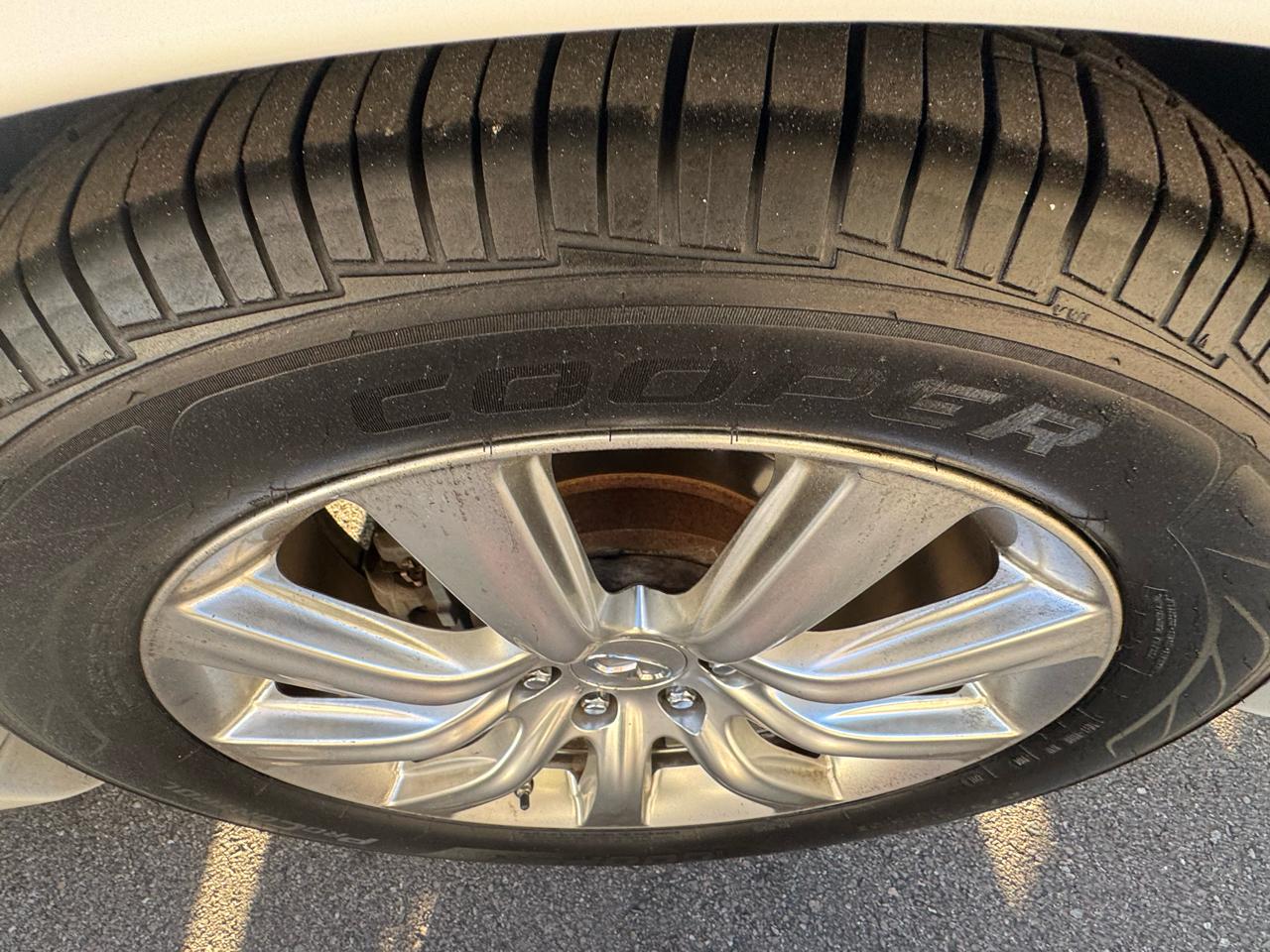 Infiniti QX56 4WD 4dr 7-passenger 2011