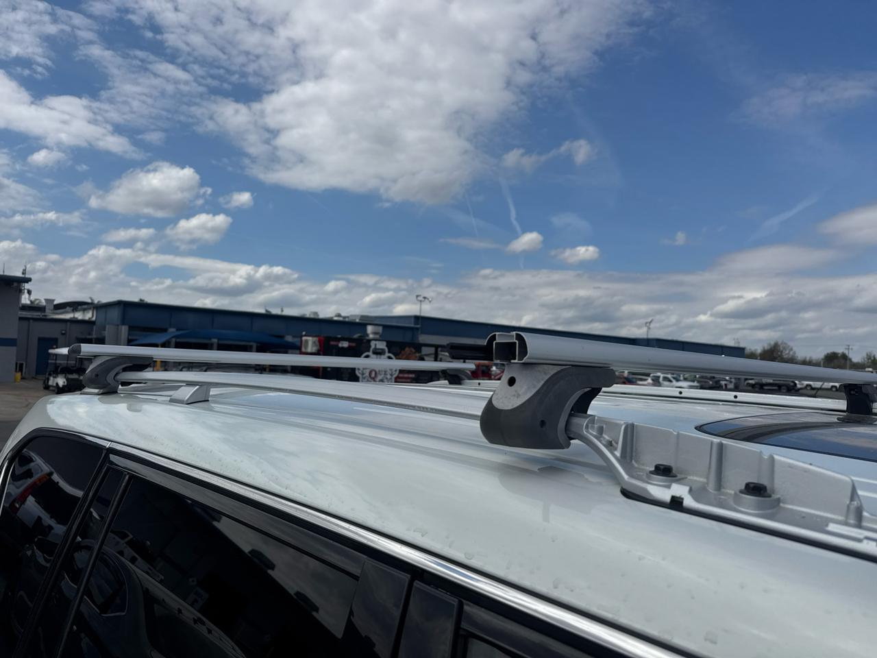 Infiniti QX56 4WD 4dr 7-passenger 2011