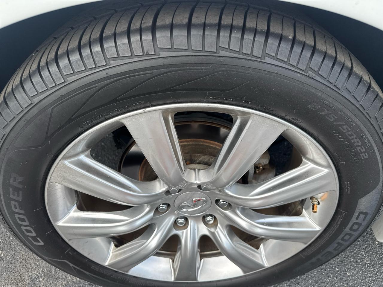 Infiniti QX56 4WD 4dr 7-passenger 2011