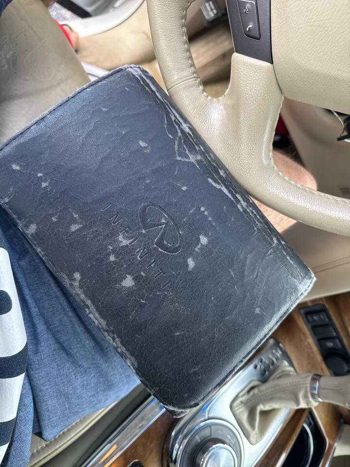 Infiniti QX56 4WD 4dr 7-passenger 2011