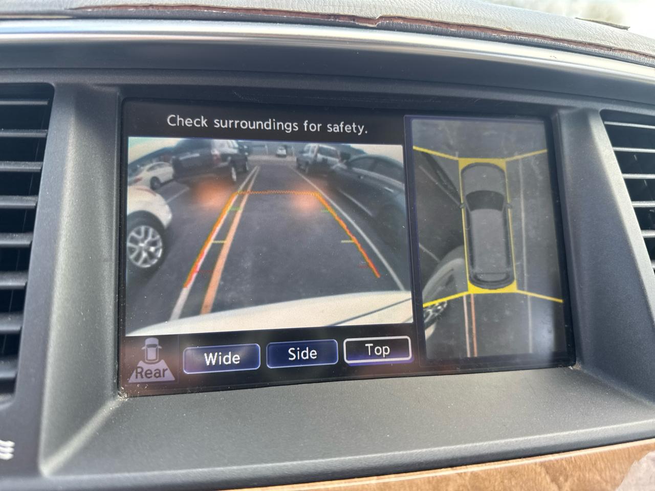 Infiniti QX56 4WD 4dr 7-passenger 2011